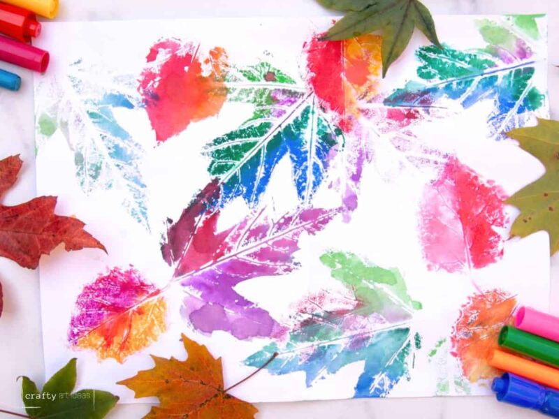 Creative Leaf Printing Colorful prints made using leaves and markers