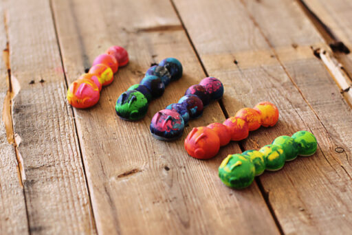 recycled-crayons-centipedes